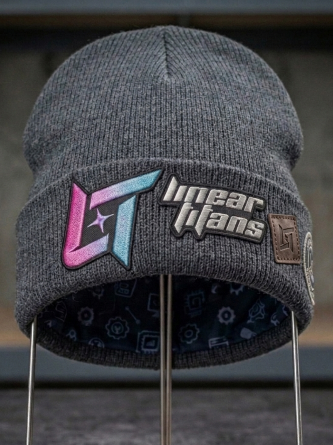 Linear Titans™ Signature Tech Knit Beanie – Charcoal Grey